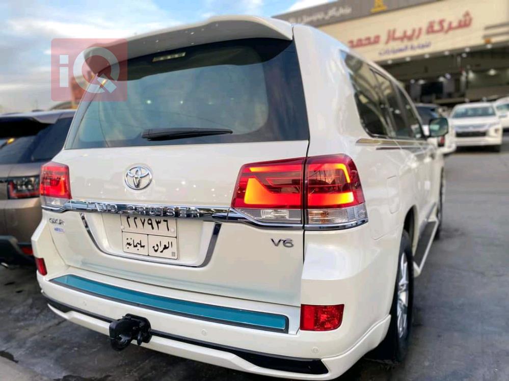تويوتا لاندكروزر